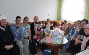 Porodica Hamidović dobila 9. dijete, malu Erminu darovao reis Kavazović