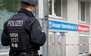 Starac čuo glasno hrkanje, šokirao se kada je vidio ko mu spava u stanu