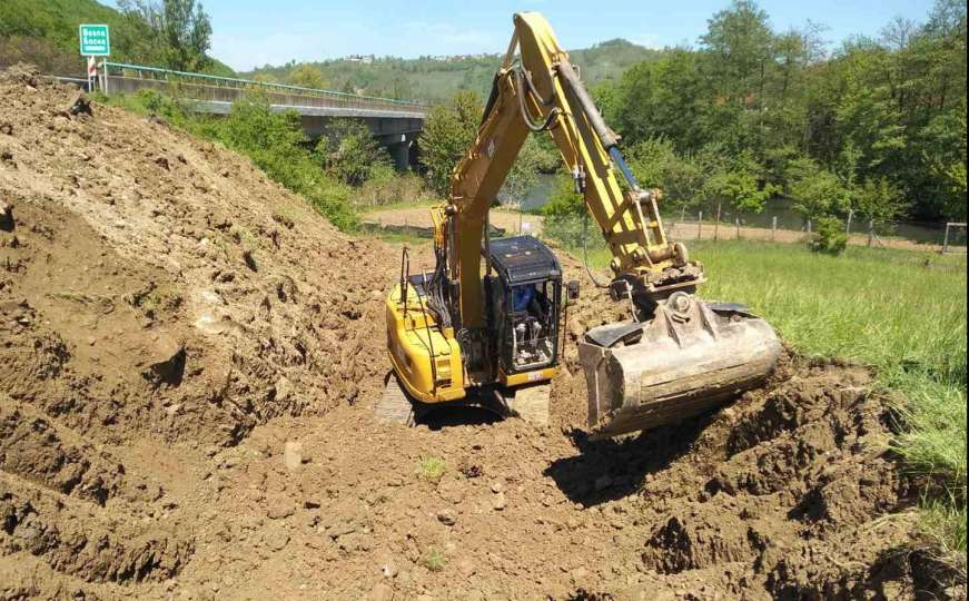 Nastavljena ekshumacija u mjestu Malešići, posmrtni ostaci troje članova porodice