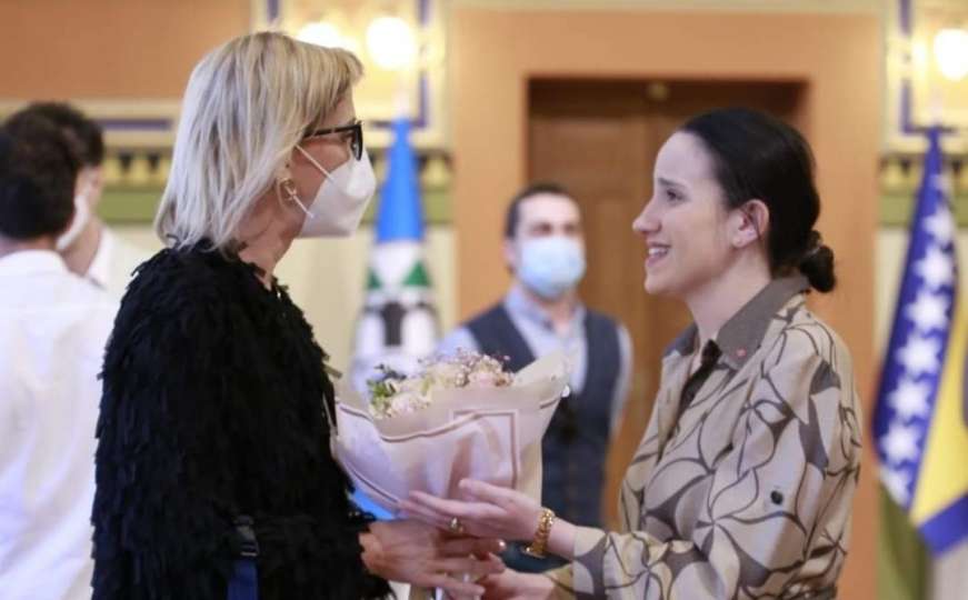 Gradonačelnica Karić ugostila Jasmilu Žbanić i ekipu filma "Quo Vadis, Aida"