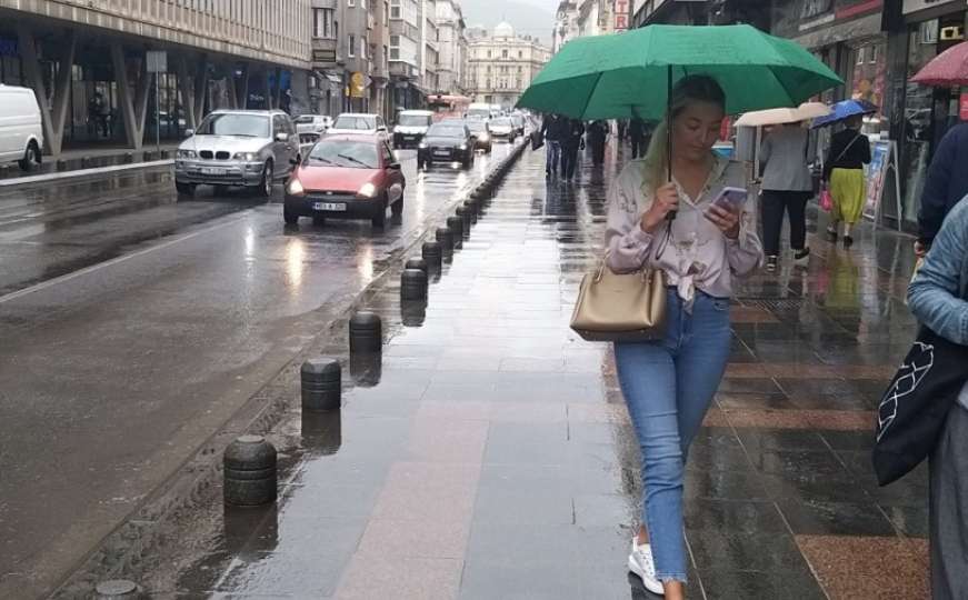 Prva majska kiša u Sarajevu: Pogledajte kako izgleda centar grada