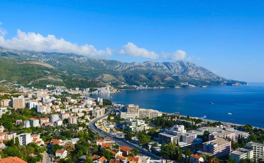 Crna Gora omogućava besplatne PCR testove turistima, ali i liječenje