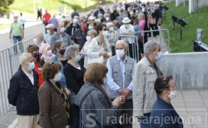 Ispred Zetre gužve, građani nezadovoljni: Strašno, ispod svake razine ljudskosti