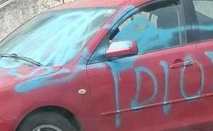 Komšija "ostavio poruku" parking papku: Kažu da ostavlja auto gdje god hoće