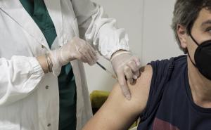 Šok u Austriji: Doktorica davala vakcinu ljudima istom špricom