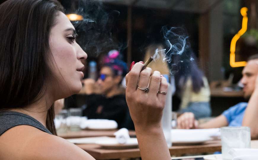 Nakon što bude usvojen zakon o zabrani pušenja: Koliko ćete platiti "ćeif"