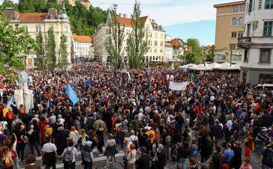 Masovni protesti u Sloveniji: Okupilo se više od 10.000 ljudi