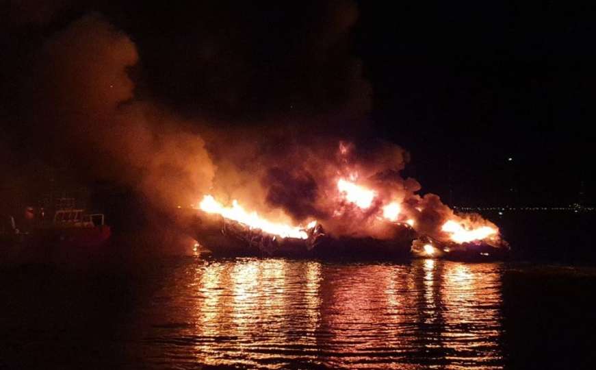 Strašna nesreća na Jadranu: Pogledajte slike i snimke velikog požara