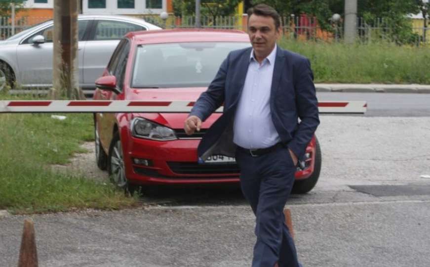 Sadik Ahmetović osuđen na šest mjeseci zatvora