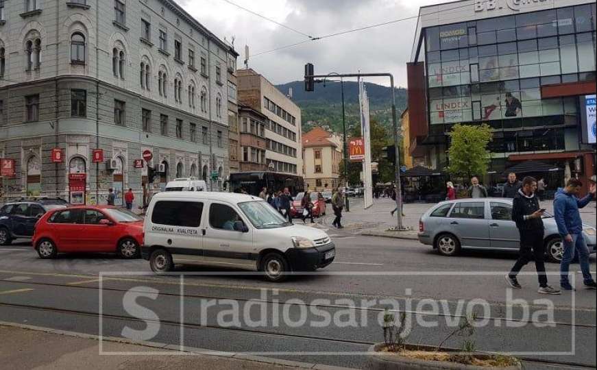 Saobraćajna nesreća u centru Sarajeva stvorila gužve: Vozači, oprez!