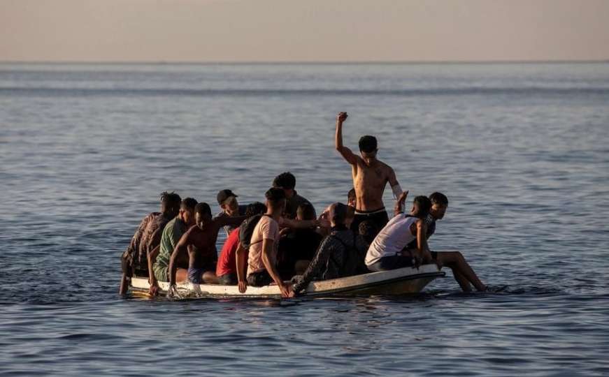 U brodolomu se utopila najmanje 23 migranta, krenuli iz Libije prema Europi