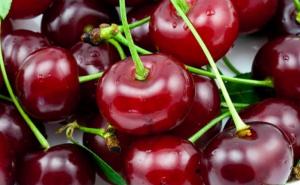 Jeftine, korisne i zdrave: Zašto treba pojesti šaku višanja svaku noć pred spavanje