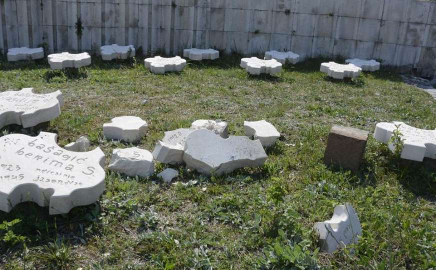 Zeničani uništavali groblje Topala, policija ih brzo otkrila
