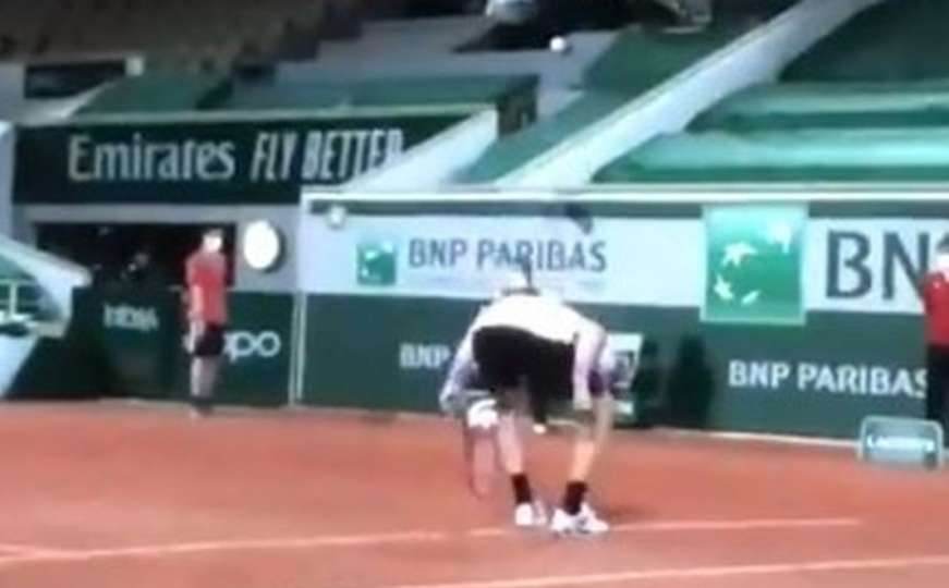 Nesportski potez: Njemački teniser pljunuo na Federerovu stranu terena