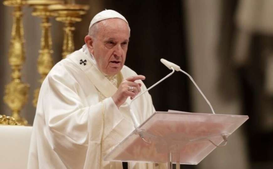 Papa poziva na pomirenje nakon otkrića dječje masovne grobnice u Kanadi