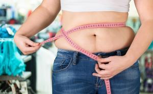 Evo koja namirnica stvara masnoću na stomaku i ugrožava zdravlje