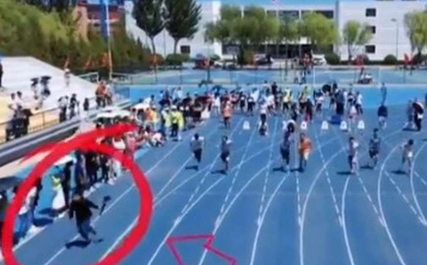 Hit na internetu: Kamerman s opremom trčao brže od sprintera