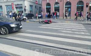 Incident vozača u centru Sarajeva: Povrijeđen motociklista, velika gužva u saobraćaju