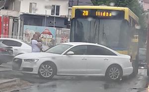 Velike gužve na ulazu u Sarajevu zbog saobraćajne nesreće