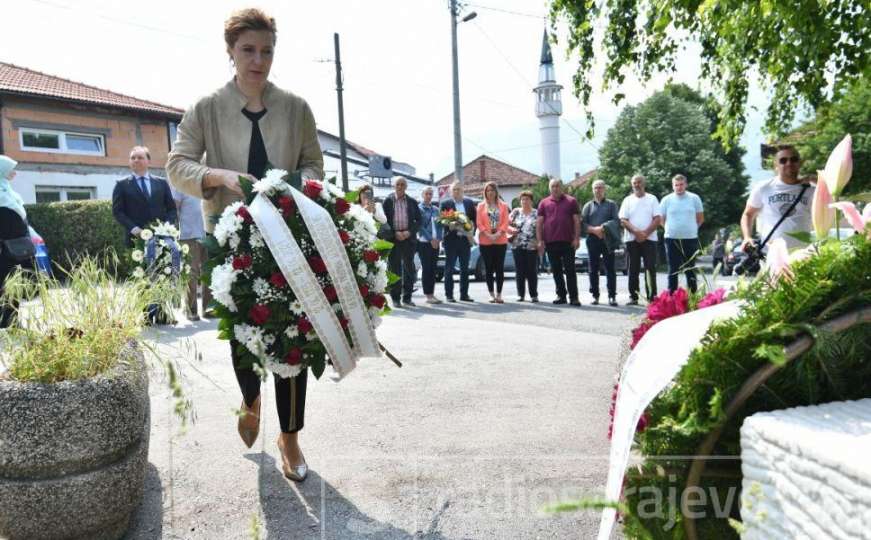 Ubijeni na dženazi: Obilježena 28. godišnjica masakra na mezarju Budakovići
