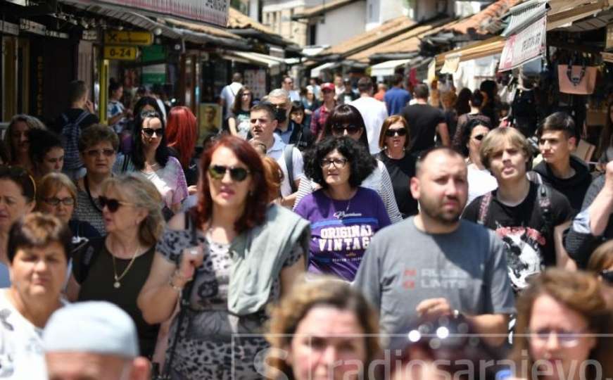 Čaršija kao nekad: Turisti preplavili prijestolnicu BiH