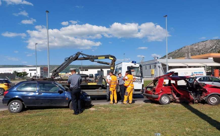 Teška nesreća kod Mostara: Jedna osoba poginula, dvije povrijeđene
