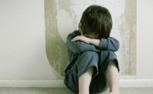 Osmogodišnjeg dječaka tukao očuh Mirsad, majka sve nijemo posmatrala 