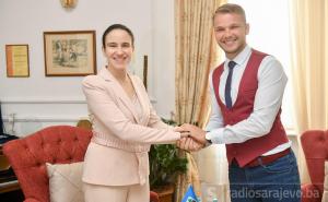 Stanivuković u Banjoj Luci ugostio Benjaminu Karić: Prve fotografije sa susreta