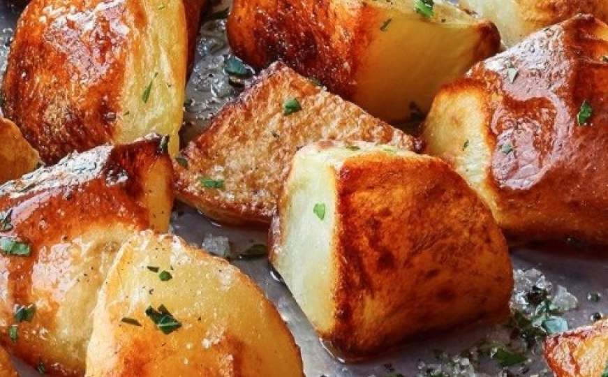 Jelo koje je srušilo Internet: Slavna glumica podijelila recept za pečeni krompir