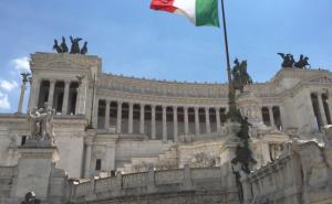 Italija ukida obavezno nošenje maski na otvorenom