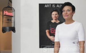 Elma Alić-Šobot nam svojom izložbom poručuje: Umjetnost je živa