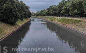 Građani o tome zašto je Miljacka večeras crna