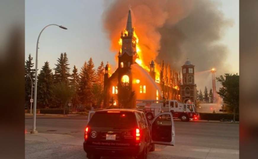 Nakon šokantnih otkrića, za nekoliko dana zapaljeno šest katoličkih crkvi u Kanadi
