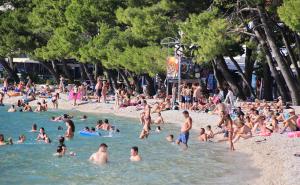 Makarska rivijera broji sve više turista, među najbrojnijima gosti iz BiH