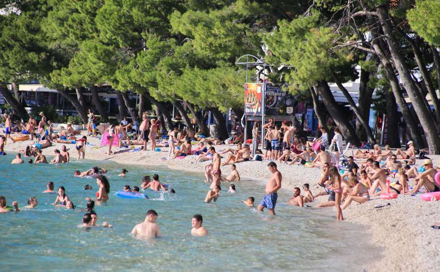 Makarska rivijera broji sve više turista, među najbrojnijima gosti iz BiH