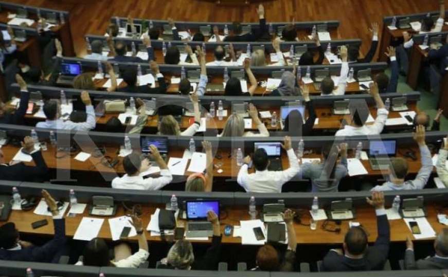 Kosovo usvojilo Rezoluciju kojom se osuđuje genocid u Srebrenici