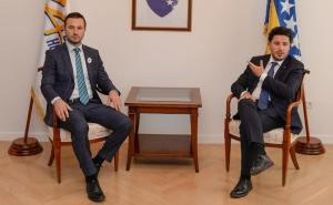 Abazović kod Efendića: "Crna Gora je jedini susjed koji nema pretenzija prema BiH"