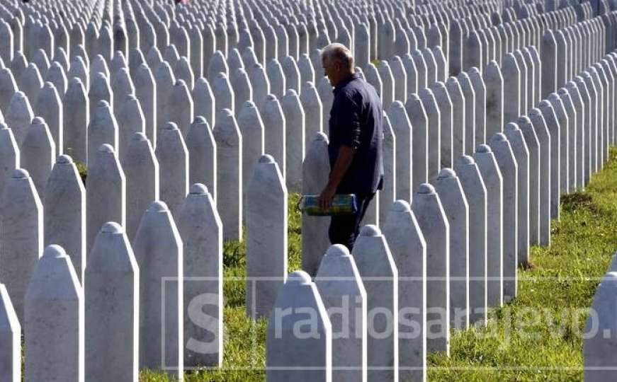 Majko, majko, još te sanjam, sestro, brate...: Srebrenički inferno i 11. juli