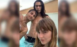 Članovi grupe Maneskin objavili 'vrući' selfie: Basistica pozirala golih grudi