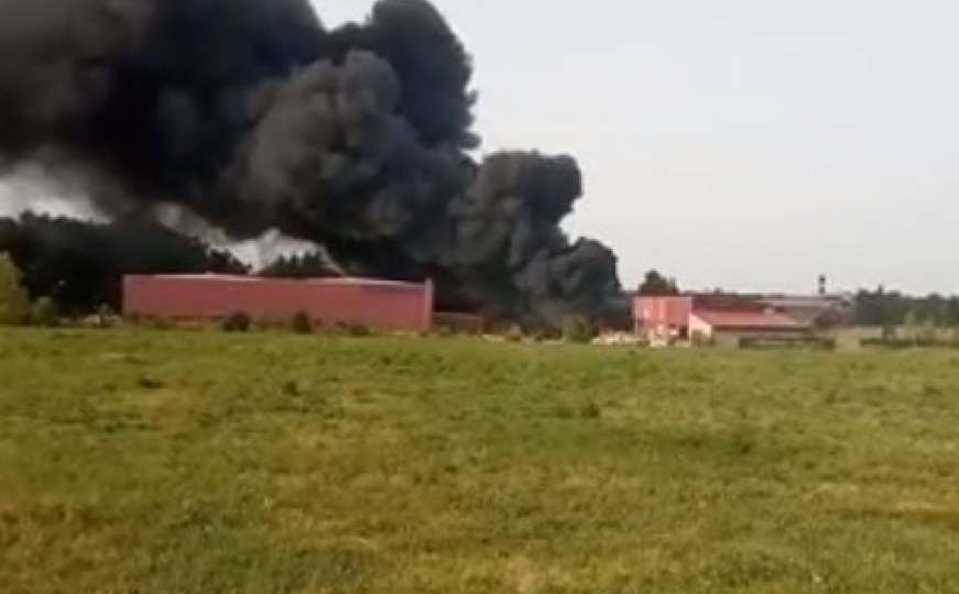 Požar u bh. tvornici: Vatra zahvatila fabriku za proizvodnju plastike