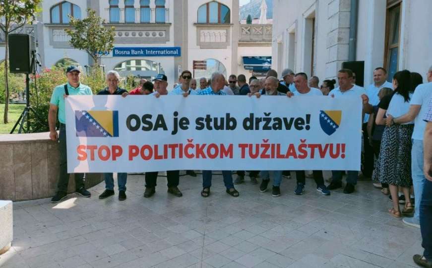 Protest na Musali: Mostarci izašli na ulicu zbog Osmice