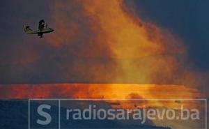 Veliki požar u blizini Splita: Gase ga dva kanadera, uhapšeni osumnjičeni piromani