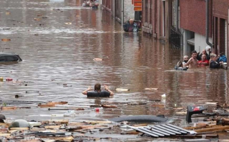 Nizozemska: Stotine ljudi evakuirano nakon probijanja nasipa