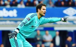 Poznato gdje Asmir Begović nastavlja karijeru