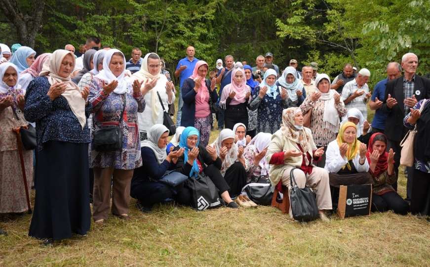U Trnovu odata počar Srebreničanima koje su brutalno ubili Škorpioni