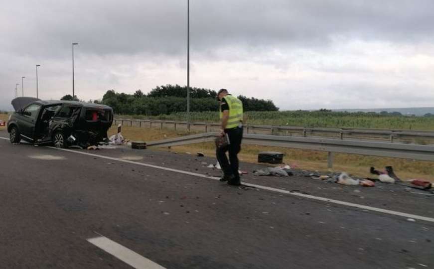 U teškom udesu na autoputu Beograd-Niš povrijeđeno devet osoba