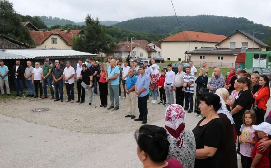 Obilježena 28. godišnjica masakra kod škole u Tarčinu