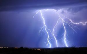 Drama na Ohridu: Udar groma povrijedio 13 osoba, četiri zadobile opekotine 