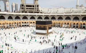 Promijenjen pokrivač na Kabi, novi sadrži 120 kg zlata i 100 kg srebra 