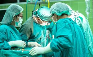 Revolucionarna operacija: Izvršena prva implantacija umjetnog srca
